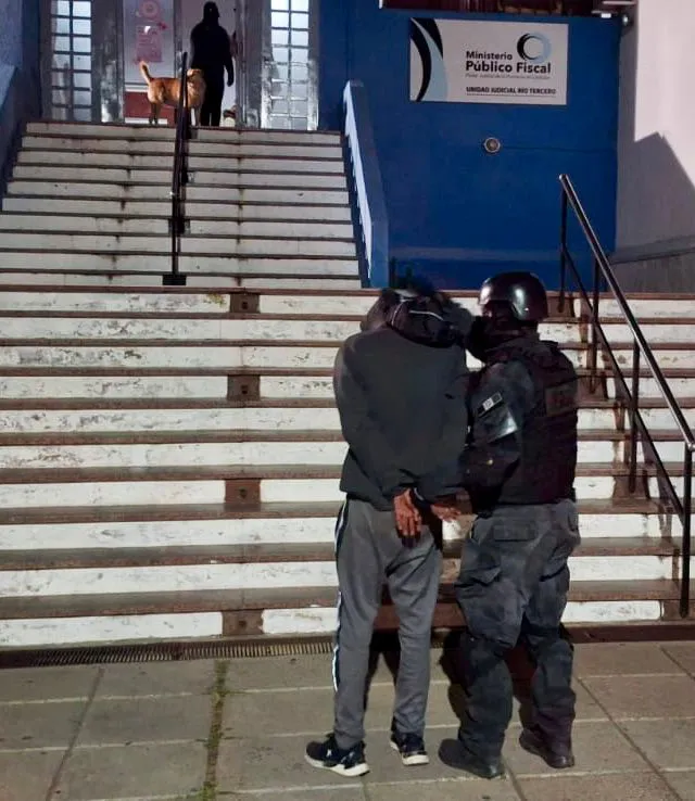 4dbe41b4-dac1-40f8-8c31-ad305555eeb5