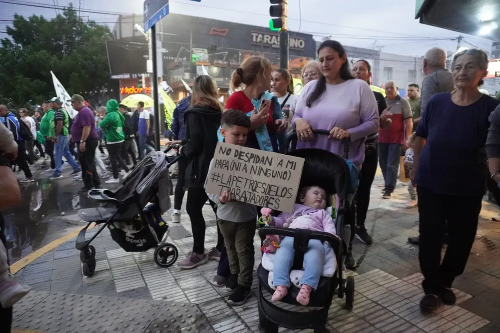 PROTESTA POR DESPIDOS RIO 3 02