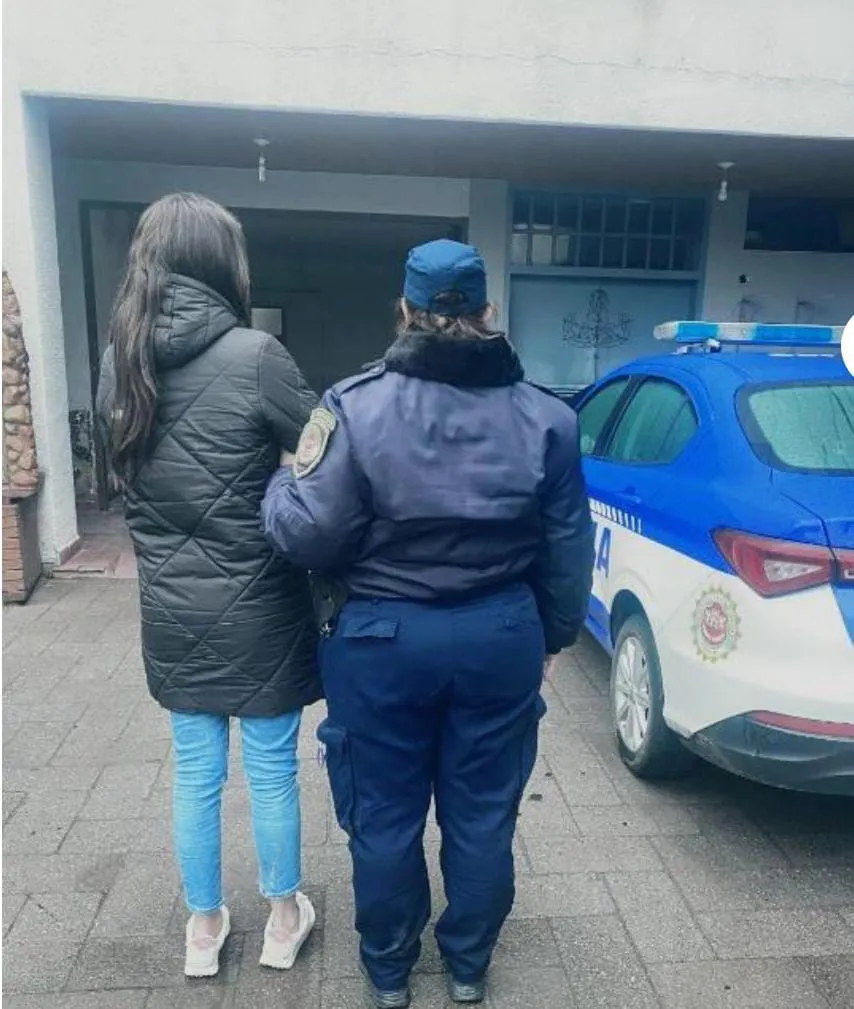 ceacf6f0-fd2a-47d4-830e-fbe6e7b3eec4