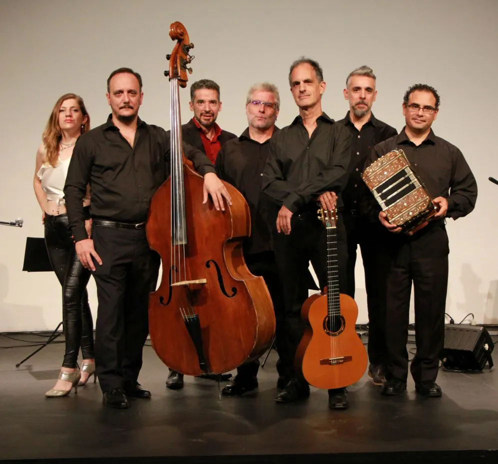 domingo TANGOS EN EL CENTRO CCC