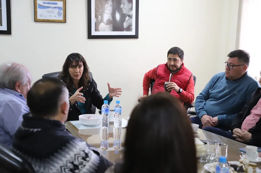 multimedia.normal.9efad3b7f77fc276.bm9ybWFsLndlYnA=