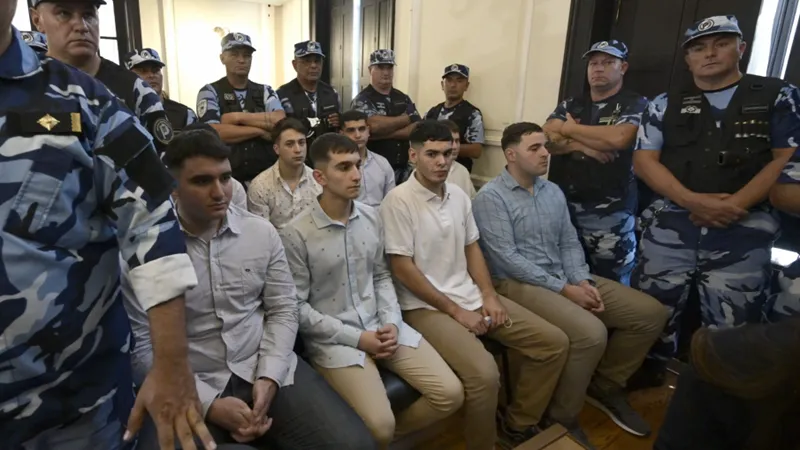 69163136ecb21_905_510!